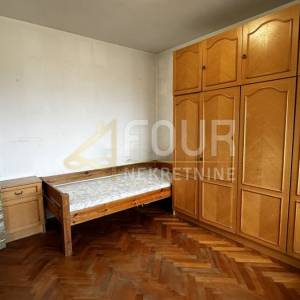 Rijeka, Trsat, 74.83m2, 3s+db, pogled na more, lođa, okućnica