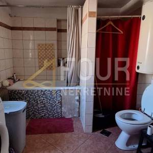 Rijeka, Trsat, etaža, 65.04m2, 2s+db, balkon + terasa, okućnica