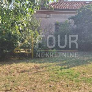Rijeka, Trsat, etaža, 65.04m2, 2s+db, balkon + terasa, okućnica