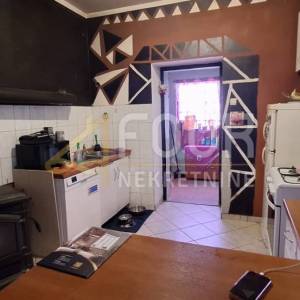 Rijeka, Trsat, etaža, 65.04m2, 2s+db, balkon + terasa, okućnica