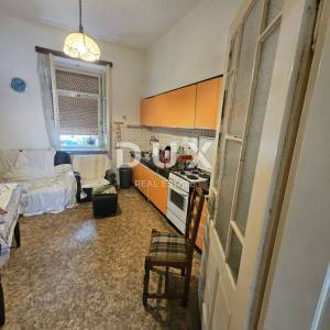 RIJEKA, TRSAT, VOJAK - poslovni prostor (stan-etaža) 110m2 na frekventnoj lokaciji 