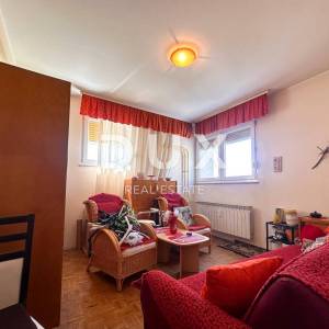 RIJEKA, TURNIĆ - 3SKL, lođa, pogled na more, nova fasada