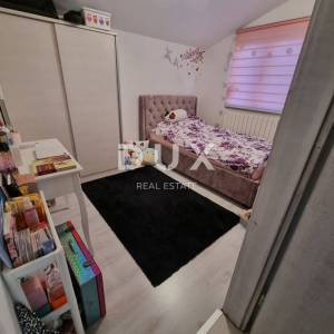 RIJEKA, VIŠKOVO, CENTAR - ekskluzivan stan u strogom centru Viškova sa 5 parkirnih mjesta + dodatni stan 24 m2! PRILIKA!
