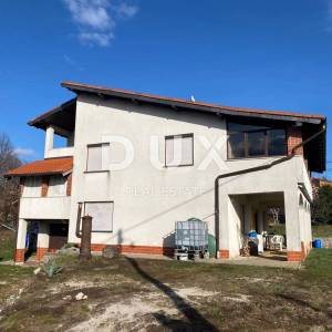 RIJEKA, VIŠKOVO - KUĆA NA 3 ETAŽE + DVORIŠNA ZGRADA SA 2 STANA I GARAŽOM!!! PRILIKA!!!