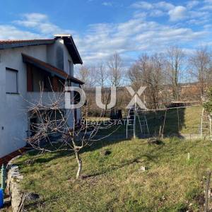 RIJEKA, VIŠKOVO - KUĆA NA 3 ETAŽE + DVORIŠNA ZGRADA SA 2 STANA I GARAŽOM!!! PRILIKA!!!