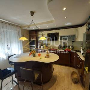 Rijeka, Zamet, dvoetažni 4s+db, balkon, pogled