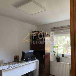Rijeka, Zamet, samostojeća kuća, 2 stana, konoba, okućnica