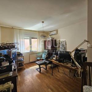 Rijeka, Zamet, samostojeća kuća, 2 stana, konoba, okućnica