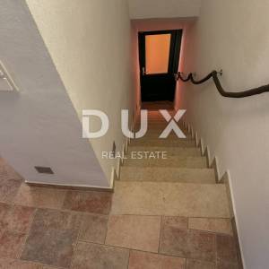 ROVINJ, CENTAR – vrhunsko uređeni objekt u srcu Rovinja s krovnom terasom, pogled, jacuzzi