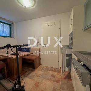 ROVINJ, CENTAR – vrhunsko uređeni objekt u srcu Rovinja s krovnom terasom, pogled, jacuzzi
