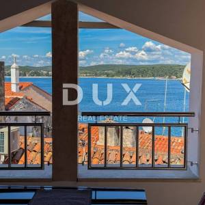 ROVINJ, CENTAR – vrhunsko uređeni objekt u srcu Rovinja s krovnom terasom, pogled, jacuzzi