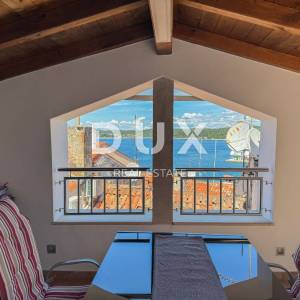ROVINJ, CENTAR – vrhunsko uređeni objekt u srcu Rovinja s krovnom terasom, pogled, jacuzzi