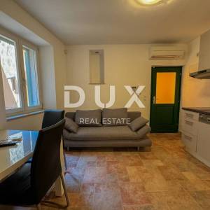 ROVINJ, CENTAR – vrhunsko uređeni objekt u srcu Rovinja s krovnom terasom, pogled, jacuzzi