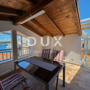 ROVINJ, CENTAR – vrhunsko uređeni objekt u srcu Rovinja s krovnom terasom, pogled, jacuzzi