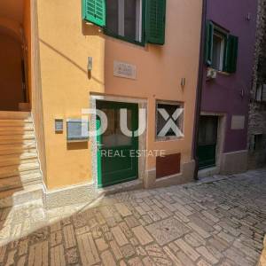 ROVINJ, CENTAR – vrhunsko uređeni objekt u srcu Rovinja s krovnom terasom, pogled, jacuzzi