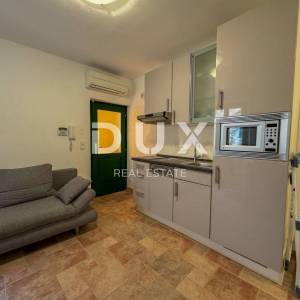 ROVINJ, CENTAR – vrhunsko uređeni objekt u srcu Rovinja s krovnom terasom, pogled, jacuzzi