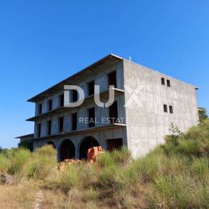 RTINA, ZADAR - Roh-bau hotel, prvi red do mora