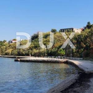 RTINA, ZADAR - Roh-bau kuća, prvi red do mora