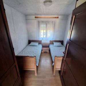 RUGVICA, JEŽEVO - Najam kuće za radnike
