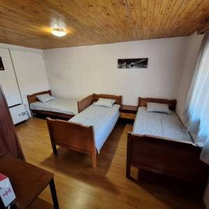 RUGVICA, JEŽEVO - Najam kuće za radnike