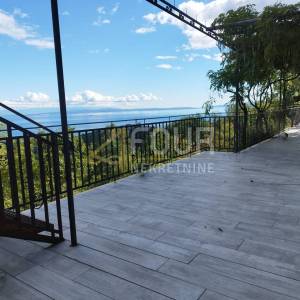 Rukavac, 72.42m2, 2s+db, velika terasa, spektakularan pogled 