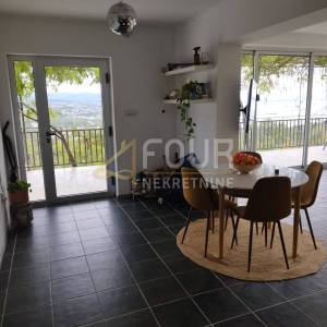 Rukavac, 72.42m2, 2s+db, velika terasa, spektakularan pogled 