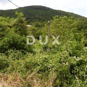 RUKAVAC - građevinski teren 2059m2 za stambenu zgradu – stanove- apartmane  / obiteljsku kuću / villu / za kuće za iznajmljivan...