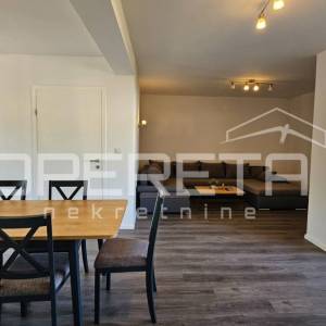 Sabunike - Kuća s tri namještena apartmana, 700m od mora