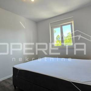 Sabunike - Kuća s tri namještena apartmana, 700m od mora
