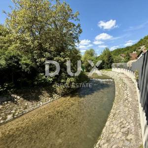 SAMOBOR, CENTAR - prekrasna kuća s velikom okućnicom!