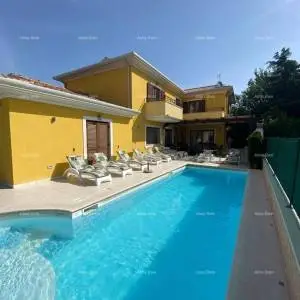 SAMOSTOJEĆA, neposredna blizina mora, cca. 500 metara.