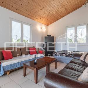 Samostojeca prizmenica 84 m2 kod Valture okružena zelenilom