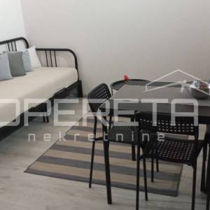 Šarmantna garsonjera s terasom na Korčuli