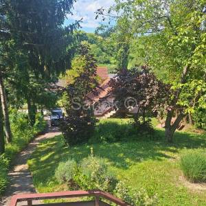 Šarmantna kuća okružena prirodom