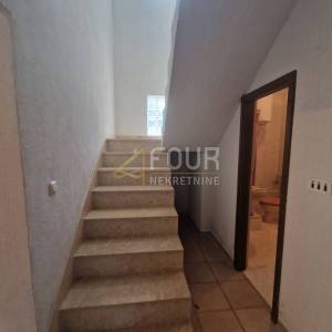 Saršoni, samostojeća kuća 270m2, terase
