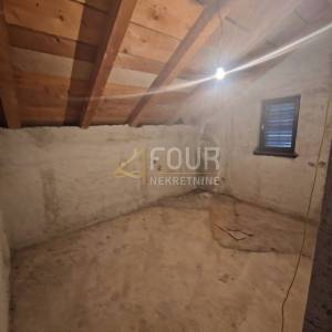 Saršoni, samostojeća kuća 270m2, terase