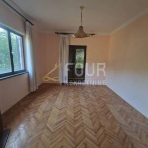 Saršoni, samostojeća kuća 270m2, terase