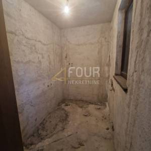 Saršoni, samostojeća kuća 270m2, terase