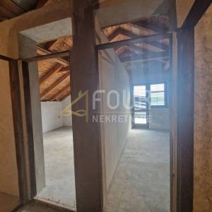 Saršoni, samostojeća kuća 270m2, terase