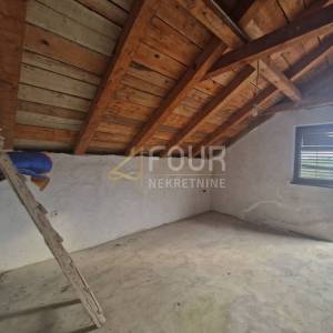 Saršoni, samostojeća kuća 270m2, terase