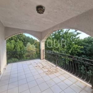 Saršoni, samostojeća kuća 270m2, terase