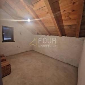 Saršoni, samostojeća kuća 270m2, terase