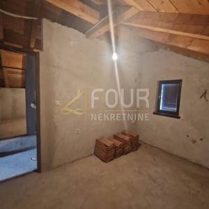 Saršoni, samostojeća kuća 270m2, terase