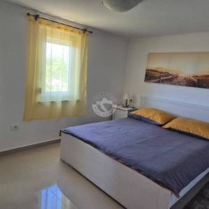 Seline, kuća sa bazenom, 4 apartmana u mirnom okruženju