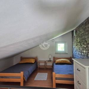 Seline, kuća sa bazenom, 4 apartmana u mirnom okruženju
