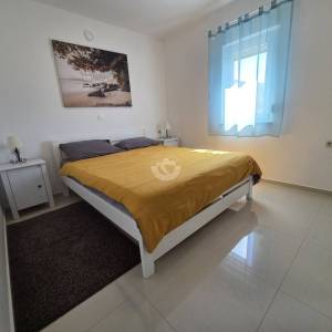 Seline, kuća sa bazenom, 4 apartmana u mirnom okruženju