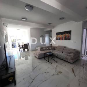 SELINE, ZADAR - TOP PRILIKA! Novoizgrađena kuća s 3 velika stana