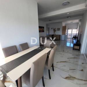 SELINE, ZADAR - TOP PRILIKA! Novoizgrađena kuća s 3 velika stana