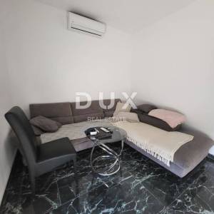 SELINE, ZADAR - TOP PRILIKA! Novoizgrađena kuća s 3 velika stana