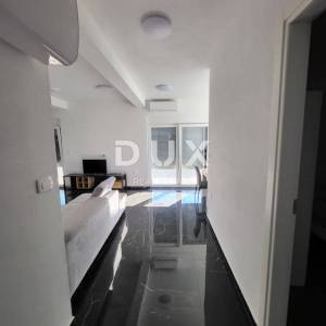 SELINE, ZADAR - TOP PRILIKA! Novoizgrađena kuća s 3 velika stana